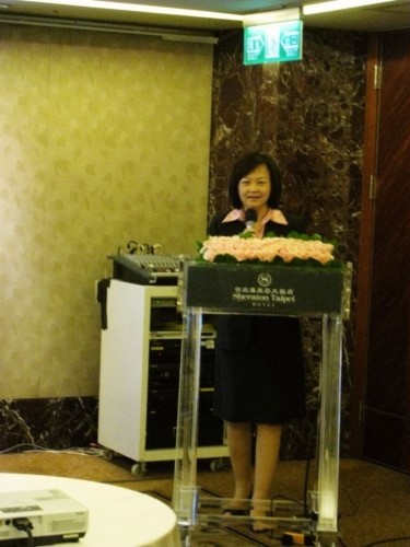 '></center><br />
　　億迅深耕客服中心領(lǐng)域十余年，一直不斷努力搶先在市場之前，了解下一步趨勢，并提供實(shí)用訊息給予企業(yè)用戶。我們一直努力的目標(biāo)，就是要協(xié)助企業(yè)，以最有效率的方式，處理每一通來電，維持每一份客戶關(guān)系，讓企業(yè)全力沖刺于核心能力的發(fā)展。億迅會繼續(xù)全力以赴，提供更精進(jìn)與專業(yè)的服務(wù)。<p align=